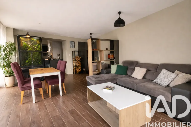 Maison 5 pièces 108 m² · à Chanat-la-Mouteyre · 107,9 m² · 235 000 €