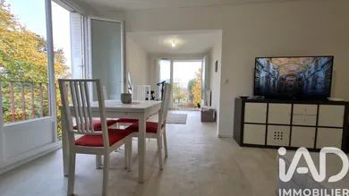 Apartment in Neuville-aux-Bois (45170)
