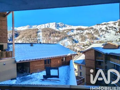 Apartment in Vars (05560)