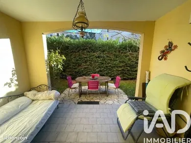 Apartment in Sanary-sur-Mer (83110)
