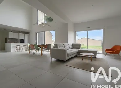 Maison à Écouflant (49000)