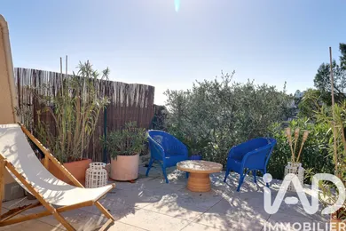 Apartment in Bandol (83150)