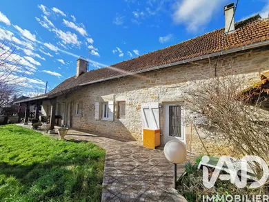 Maison de campagne à Sainte-Croix (12260)
