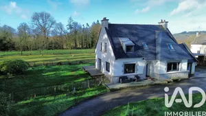 Maison traditionnelle à Tréglamus (22540)