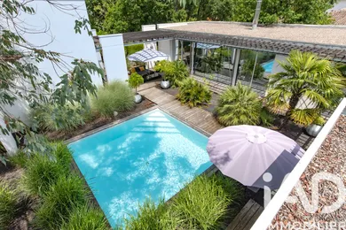 Maison d'architecte à Le Taillan-Médoc (33320)