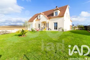 Maison à Ville (60400)