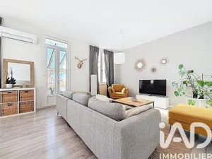 Apartment in Hyères (83400)