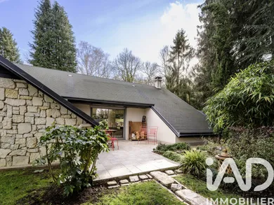 Architectural house in Saint-Forget (78720)