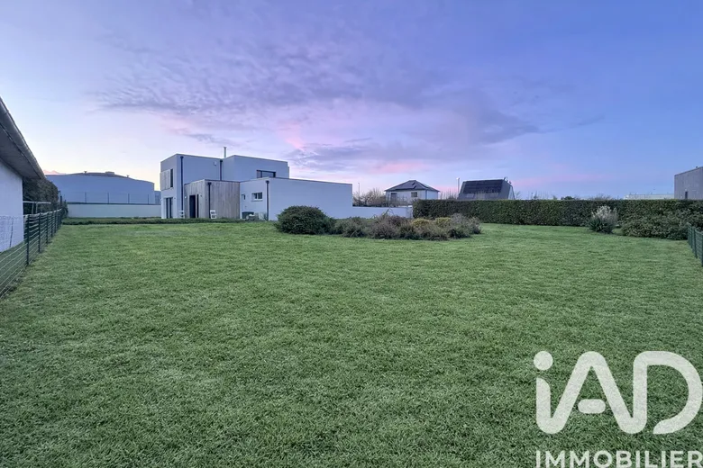 Terrain 697 m² · à Trégueux · 137 500 €