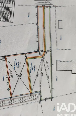 Terrain à bâtir à Brie (16590)