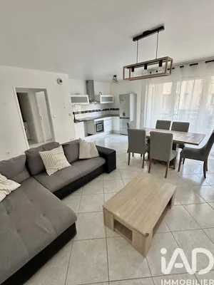 Apartment in Marignane (13700)