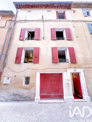 Village house in Apt (84400)