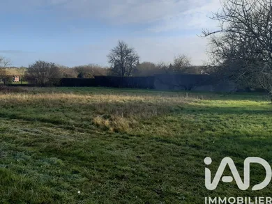 Terrain à bâtir à Brie (16590)