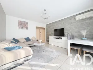 Apartment in Marignane (13700)