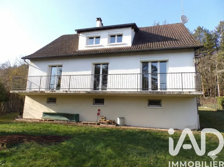 Maison 5 pièces 143 m² · à Véron · 143 m² · 220 000 €
