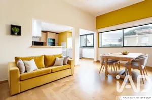 Appartement à Saint-Cyr-sur-Mer (83270)