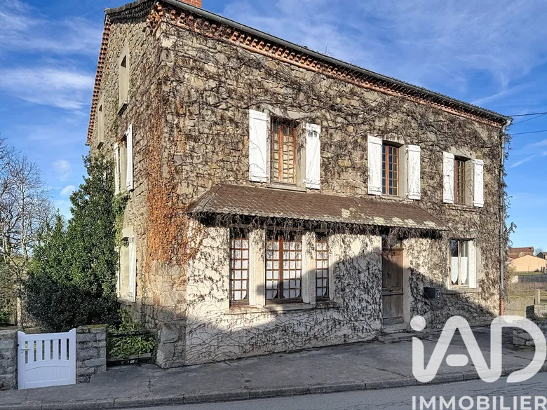 Maison 8 pièces 184 m² · à Tours-sur-Meymont · 183,6 m² · 139 000 €