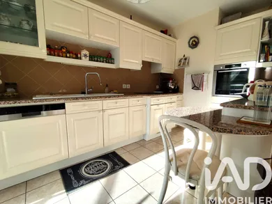 Apartment in Hyères (83400)