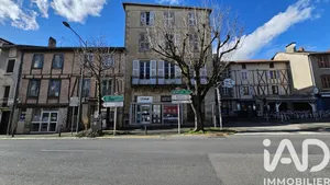 Building in Maurs (15600)