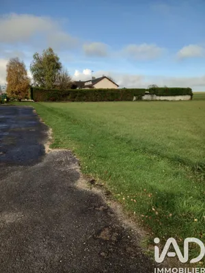 Terrain à bâtir à Val-des-Marais (51130)