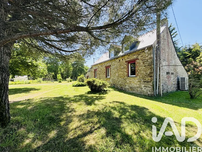 Maison 5 pièces 157 m² · à Saint-Aubin-des-Châteaux · 157 m² · 251 000 €