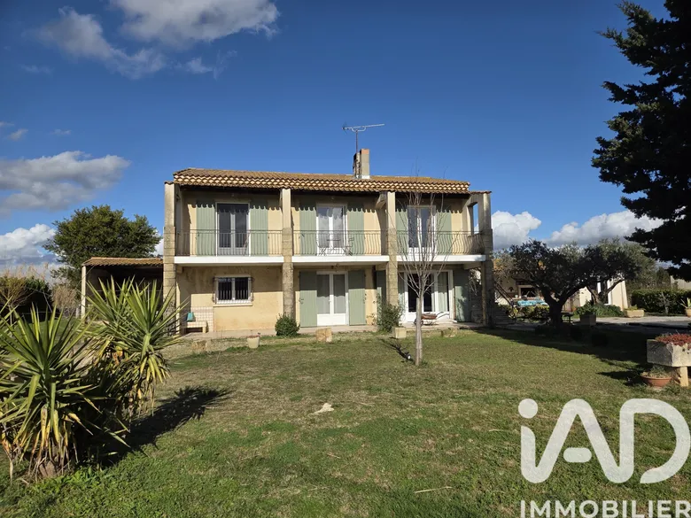 Maison 8 pièces 192 m² · à Saint-Martin-de-Crau · 192 m² · 549 000 €