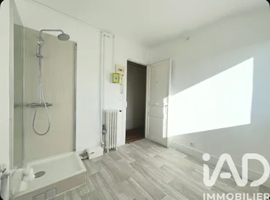 Apartment in Paris (75016)