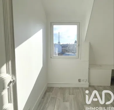 Apartment in Paris (75016)