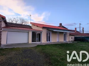 House in Angliers (86330)