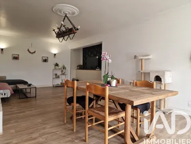 Maison à Montreuil-Bellay (49260)
