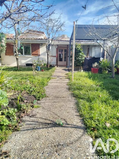 Townhouse in Cenon (33150)