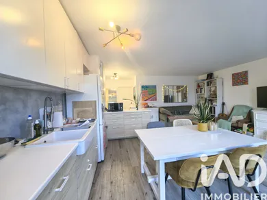 Apartment in Courbevoie (92400)