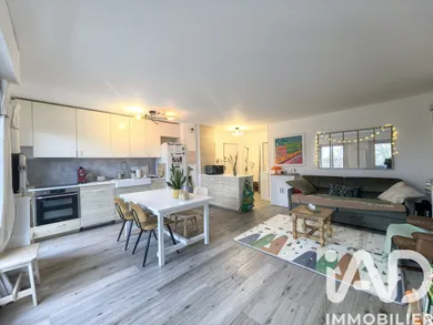 Apartment in Courbevoie (92400)