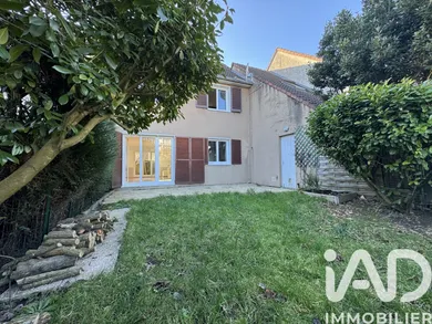 Townhouse in Fontenay-le-Fleury (78330)