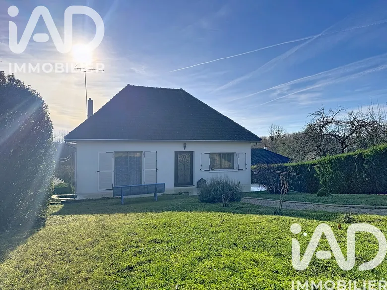 Maison 4 pièces 90 m² · à Saint-Germain-des-Prés · 90 m² · 135 000 €