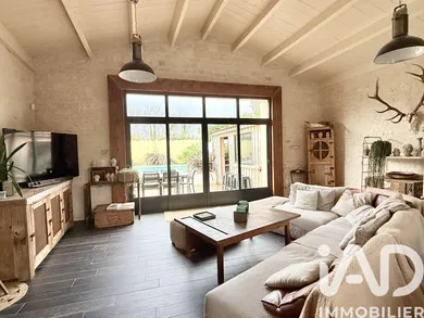 House in Croix-Chapeau (17220)