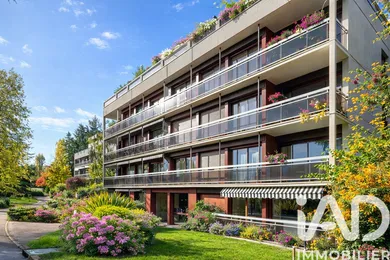 Apartment in Saint-Germain-en-Laye (78100)