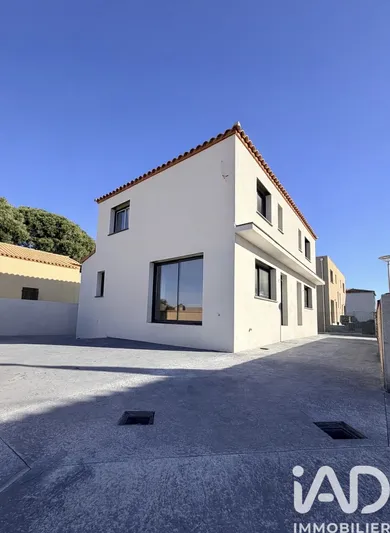 Maison à Sainte-Marie-la-Mer (66470)
