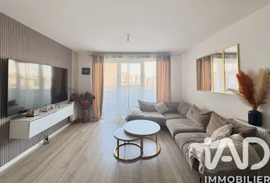 Apartment in Moissy-Cramayel (77550)