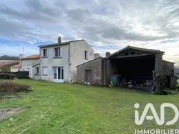 Maison de village à LES HERBIERS (85500)
