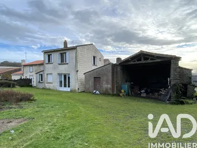 Maison de village à LES HERBIERS (85500)