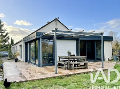 House in Rochecorbon (37210)