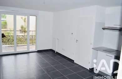 Apartment in Châtillon (92320)