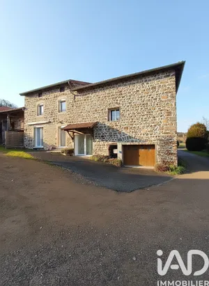 Farm in Villemontais (42155)