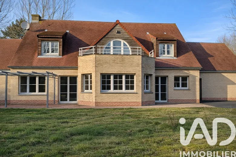 Maison 7 pièces 313 m² · à Téteghem-Coudekerque-Village · 313 m² · 735 000 €