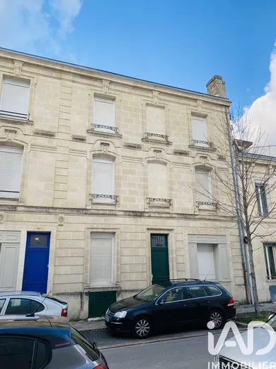 Appartement à Bordeaux (33300)