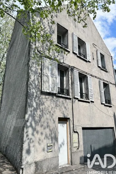 Building in Villeneuve-Saint-Georges (94190)
