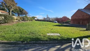 Building plot in Feucherolles (78810)