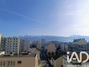 Apartment in Grenoble (38100)
