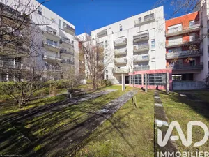 Apartment in Grenoble (38100)